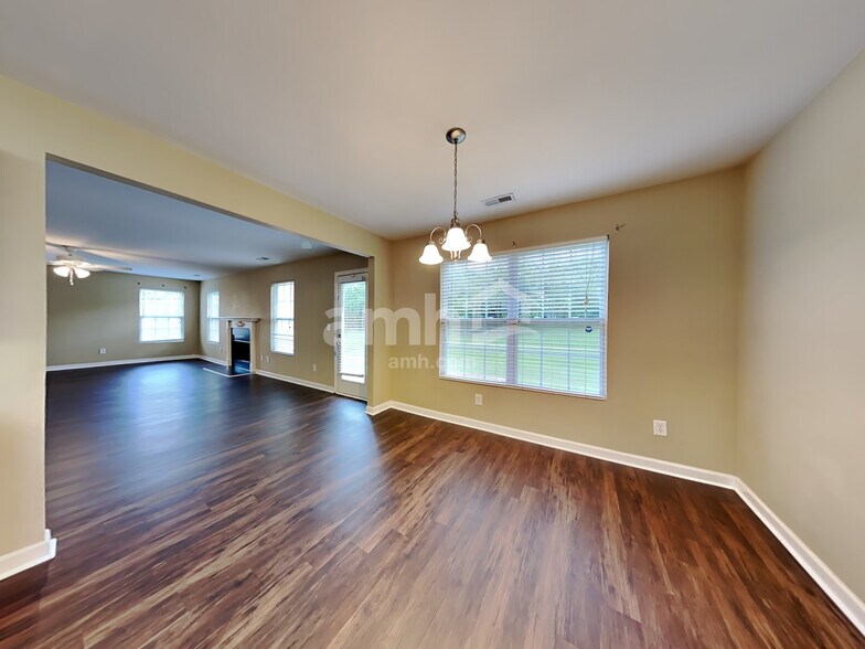 Building Photo - 3405 Rocket Ct