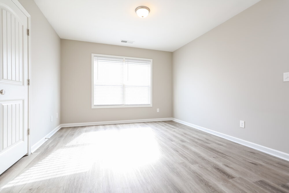 Building Photo - 2427 Oakleaf Cir