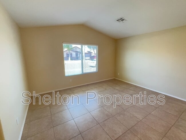 Building Photo - 12917 W Earll Dr