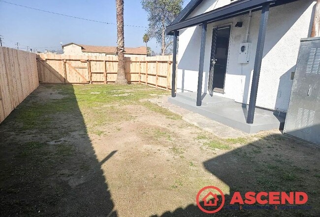 Building Photo - 3 Bedroom | 1 Bathroom Apartment — Delano