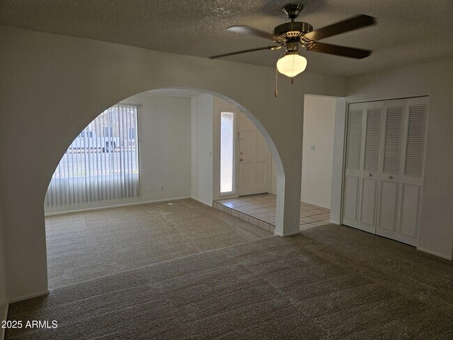 Building Photo - 1560 W Keating Ave