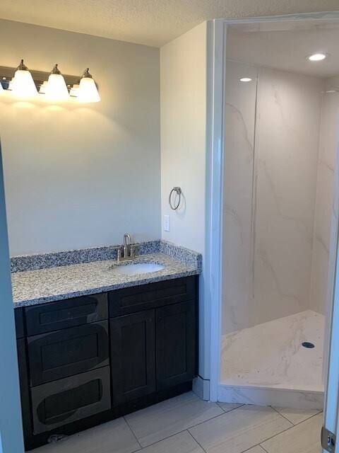 Building Photo - 88 E 250 N