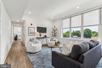 Building Photo - 139 W Chelten Ave