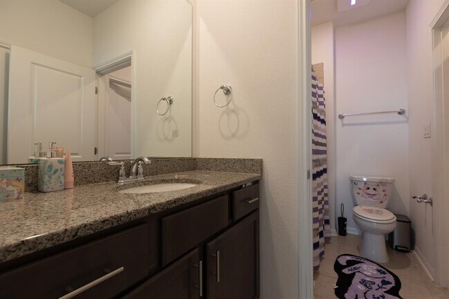 Building Photo - 2332 Giona Pl