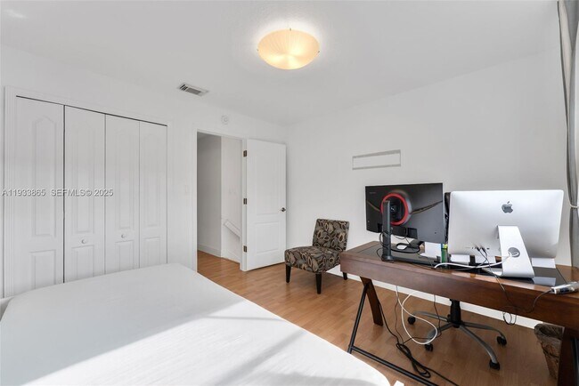 Building Photo - 12925 SW 49th Ct