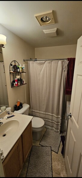 Building Photo - 1108 N Milwaukee St