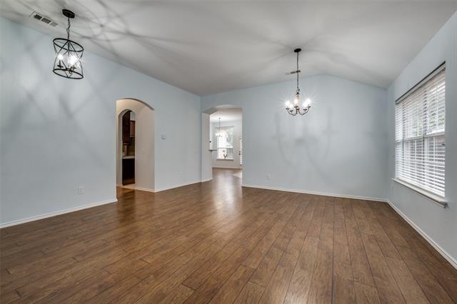 Building Photo - 1617 Redwood Dr