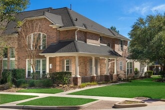 Building Photo - 50 E Pipers Green St