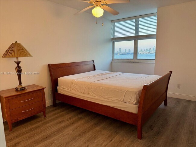 Building Photo - 770 Claughton Island Dr