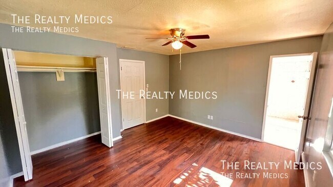 Building Photo - 1073 Leeward Dr