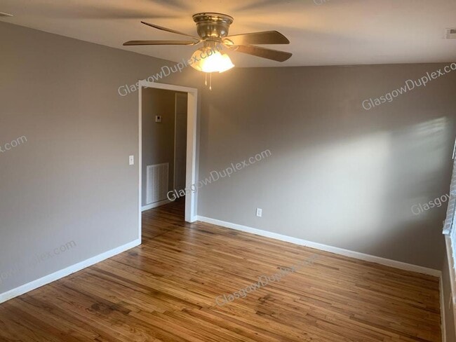 Building Photo - 215 Marion Dr