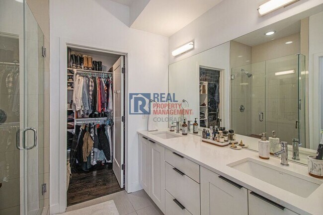 Building Photo - 2349 Decatur St