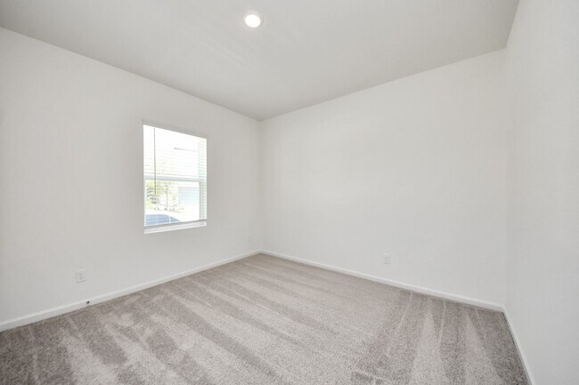 Building Photo - 1809 Capri Rdg Dr
