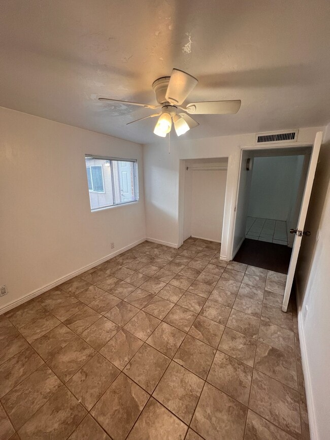 Building Photo - 2555 E Fort Lowell Rd