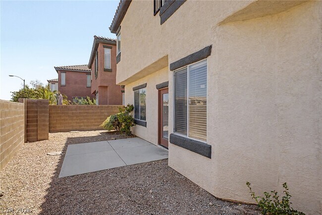 Building Photo - 10750 Avenzano St
