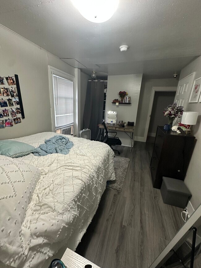 Building Photo - 126 Hudson St