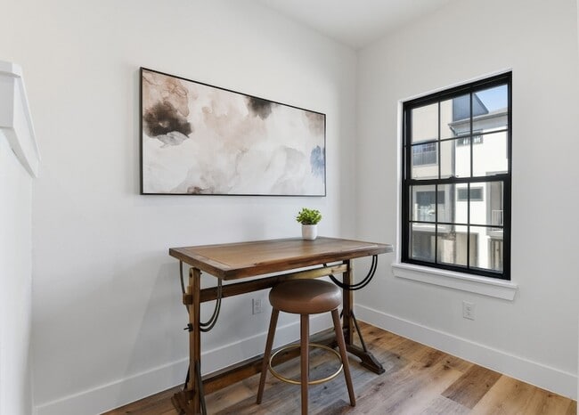 Building Photo - 11925 N Hoa Sen Cir