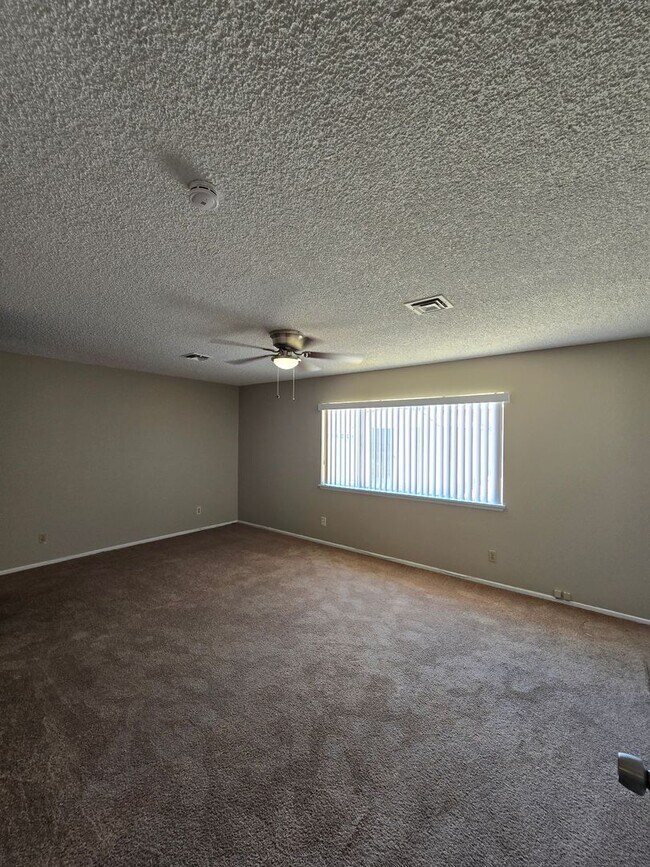 Building Photo - A Fabulous 4 Bedroom Single Story Home in East Las Vegas