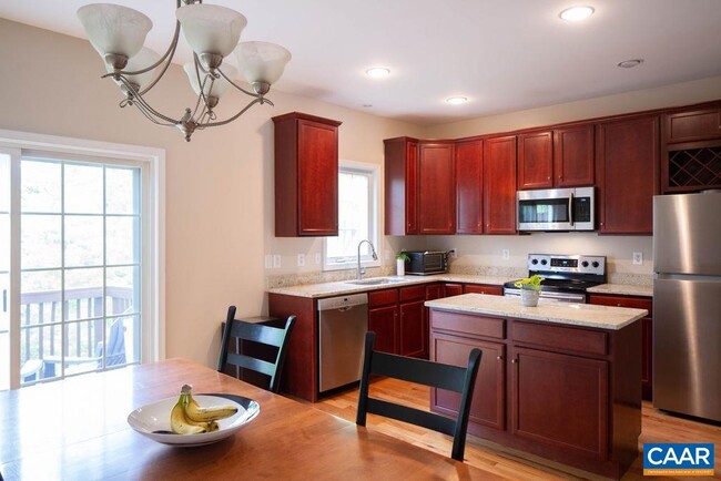 Building Photo - 139 Old Fifth Cir