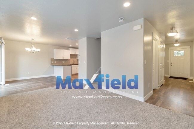 Building Photo - Immaculate 3BD, 3 BA, 2GA Draper townhome with super fast fiber internet