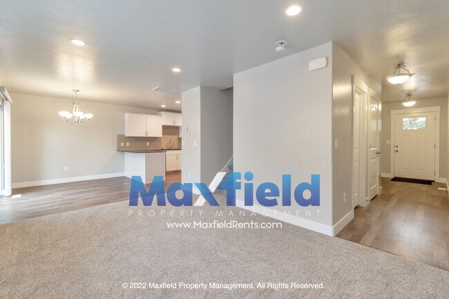 Building Photo - LEASE SPECIAL - 3BD, 2.5 BA, 2GA Draper townhome with super fast fiber internet