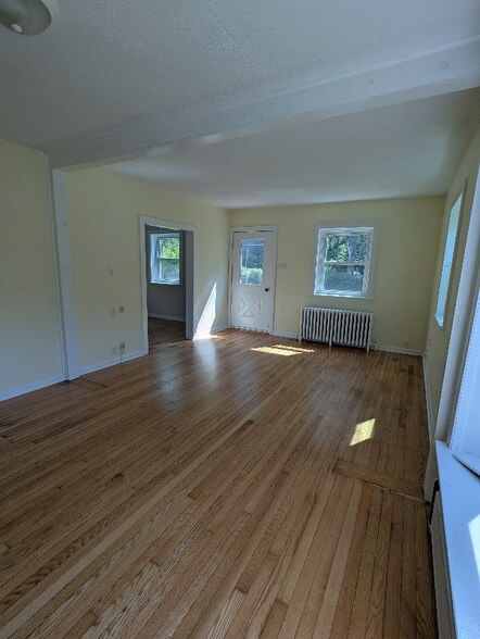 Building Photo - 1310 Whaland Rd