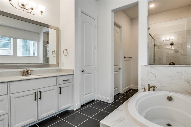 Building Photo - 513 Montrose Dr