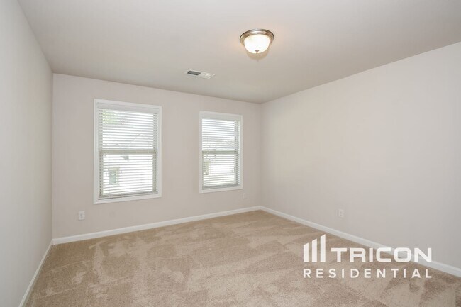 Building Photo - 731 Ireland Ln