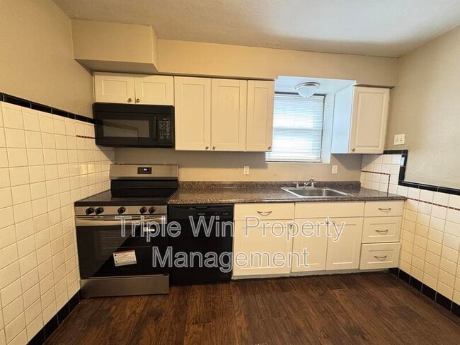 Building Photo - 6905 Woodrow Ave