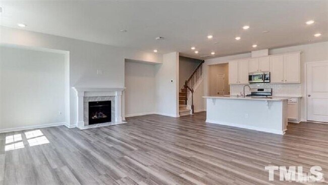 Building Photo - 120 Cambria Ln