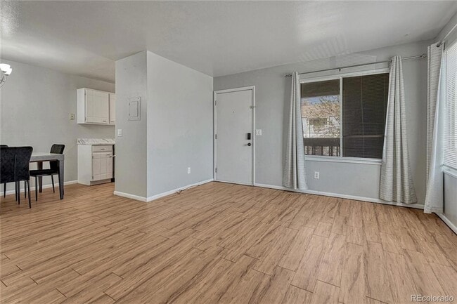 Building Photo - 7968 Chase Cir