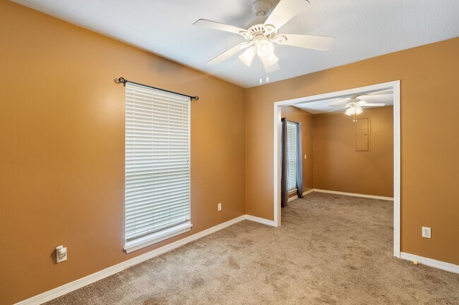Building Photo - 330 Boggy Hollow Rd