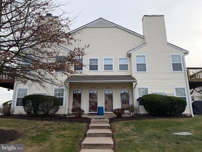 Building Photo - 112 Horseshoe Dr