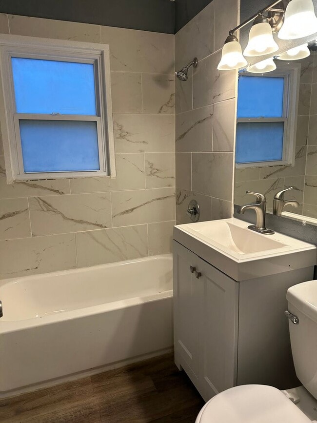 Building Photo - Cozy 2-Bedroom Duplex For Rent