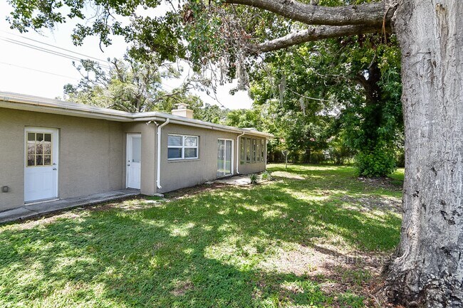 Building Photo - 1640 Sylvester Rd