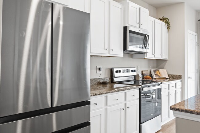 Building Photo - 4686 Wildaire Ln