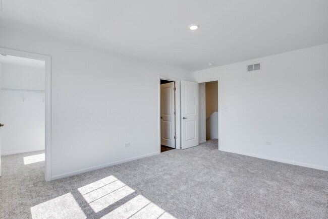 Building Photo - 25662 W Yorkshire Dr