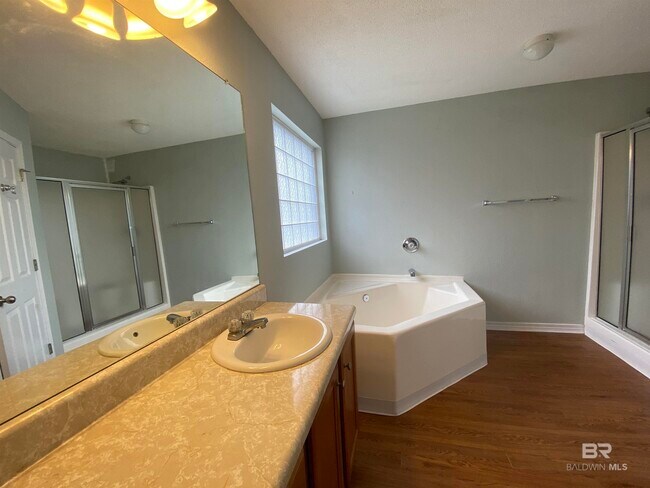 Building Photo - 8057 Deerwood Dr