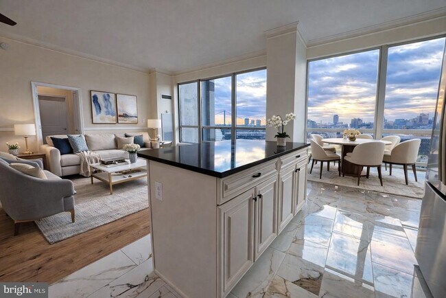 Building Photo - 901 N Penn St