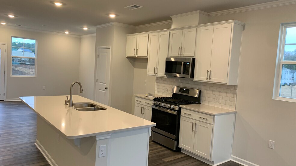 Building Photo - Room in Townhome on Chert Ln