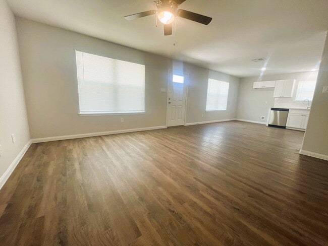Building Photo - 350 Rd 5105