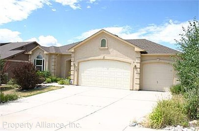 Primary Photo - 5 br, 3 bath House - 578 Burke Hollow Drive