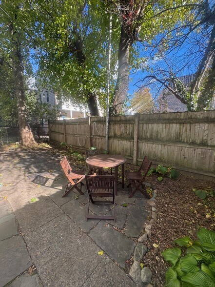 Building Photo - 15 Belmont Sq