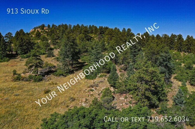 Building Photo - 913 Sioux Rd