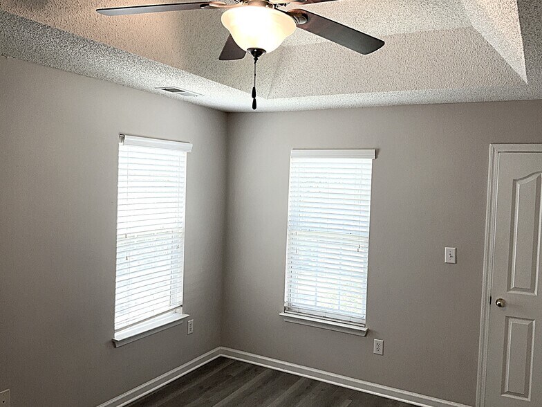 Building Photo - 1171 Lempster Dr NW