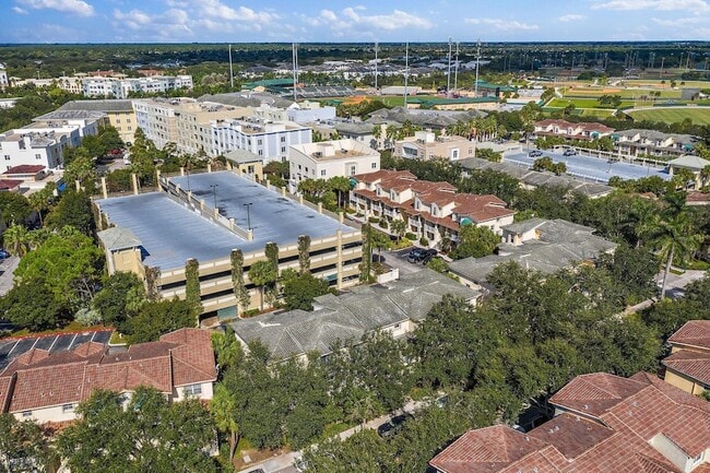 Building Photo - 1203 Town Center Dr