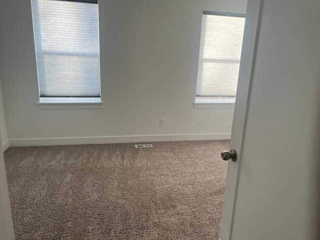 Building Photo - 1140 S 1500 W