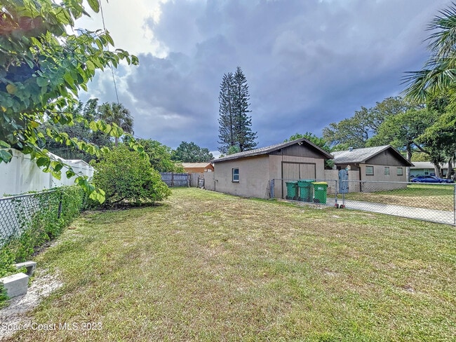 Building Photo - 305 Belmont Dr