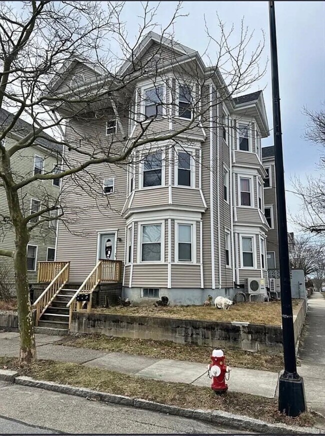 Building Photo - 653 Brock Ave