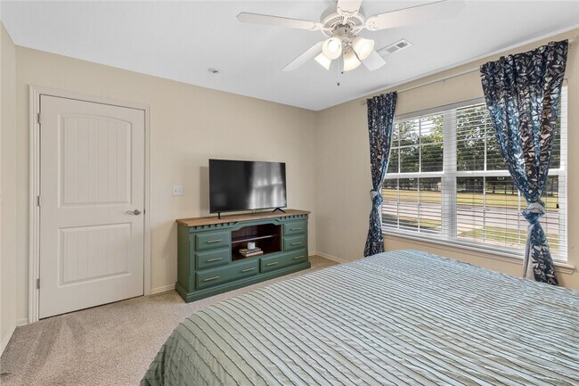 Building Photo - 4462 W Alberta St